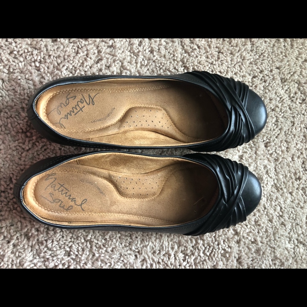 Brand new black Flats